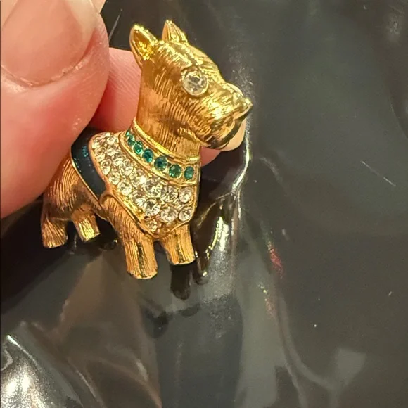 Vintage Susan Caplan Swarovski Scottish Terrier Dog w/ emerald accents Brooch - Picture 4 of 5